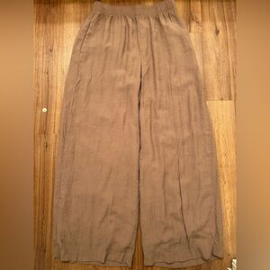Abercrombie crinkle pants, size small, short length, never worn
